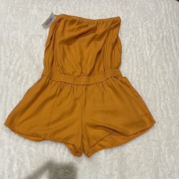 Aritzia Cropsey Romper - Picture 3 of 8